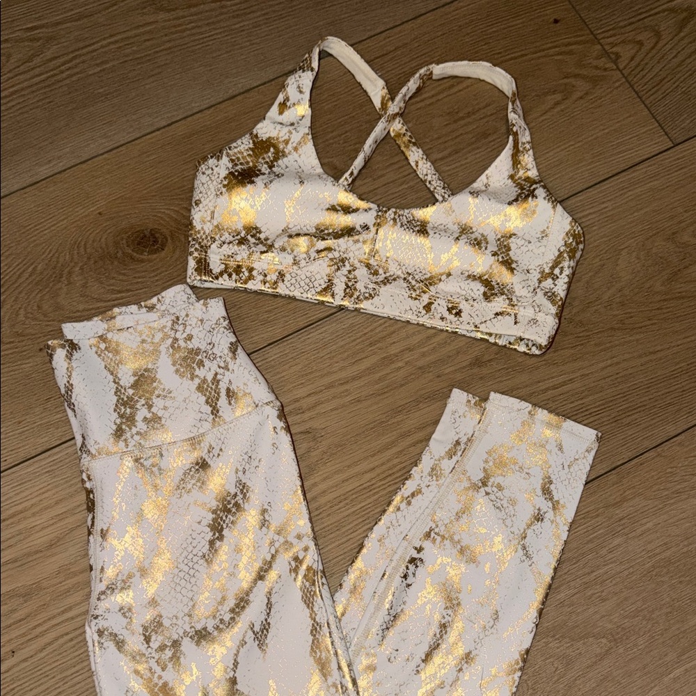 Carbon38 Snakeskin Gold Metallic Sports Bra and Leggings Set